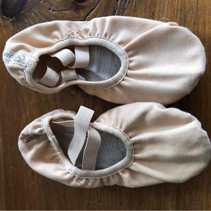 Gently used ballet or dance slippers. Excellent condition. Size 27.